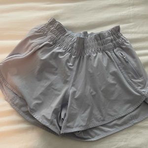 lululemon mid rise shorts